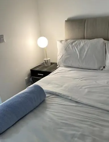 2 Bedroom In Salford